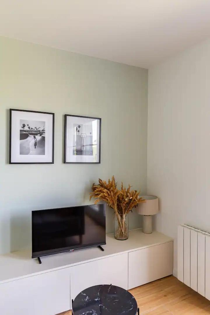Charmant Appartement Calme Proche De Paris Saint-Denis-en-Margeride Exterior foto